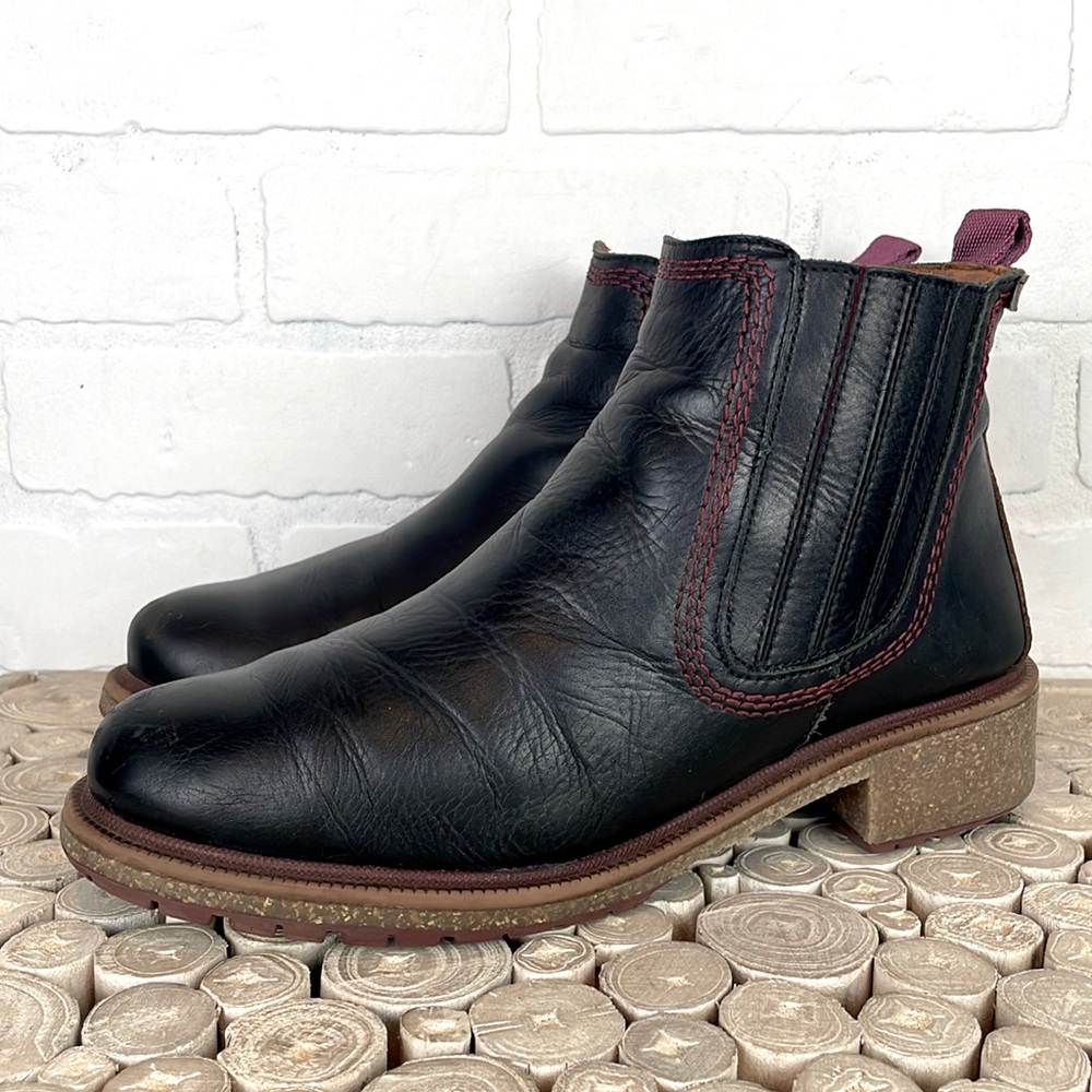 Pikolinos Aspe Chelsea Lug Sole Black Leather Ankle Boots 10